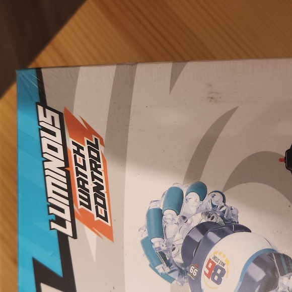 Remote control car - Picture 3 of 7